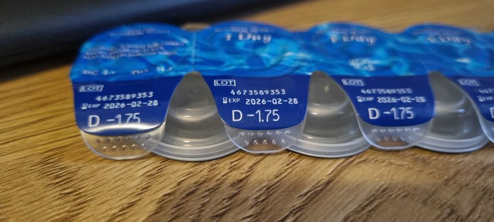 Sprzedam soczewki jednodniowe -1.75