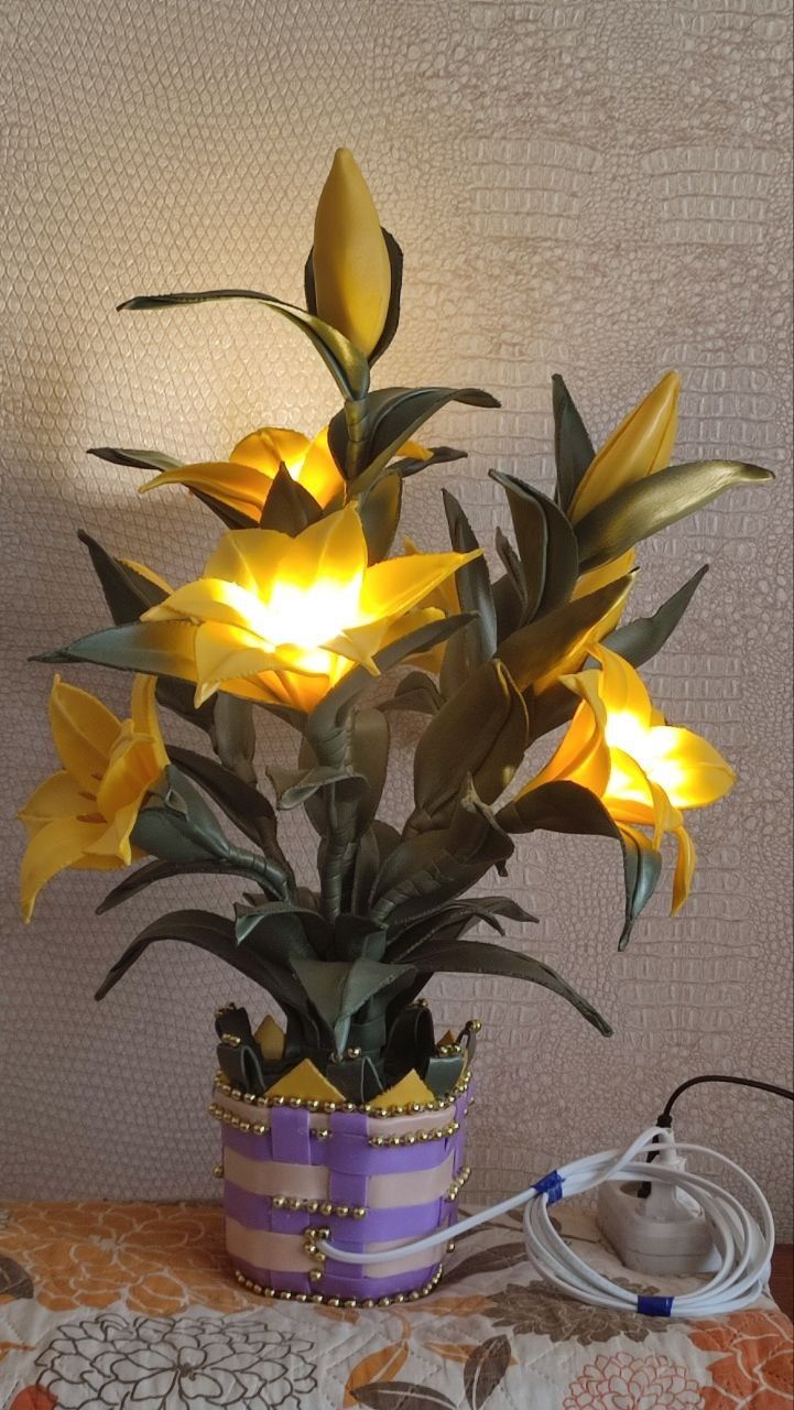 Светильник-цветы из изолона