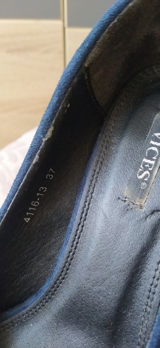 Czółenka granatowe 37