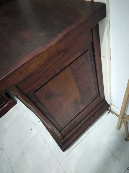 Móvel rústico de carvalho