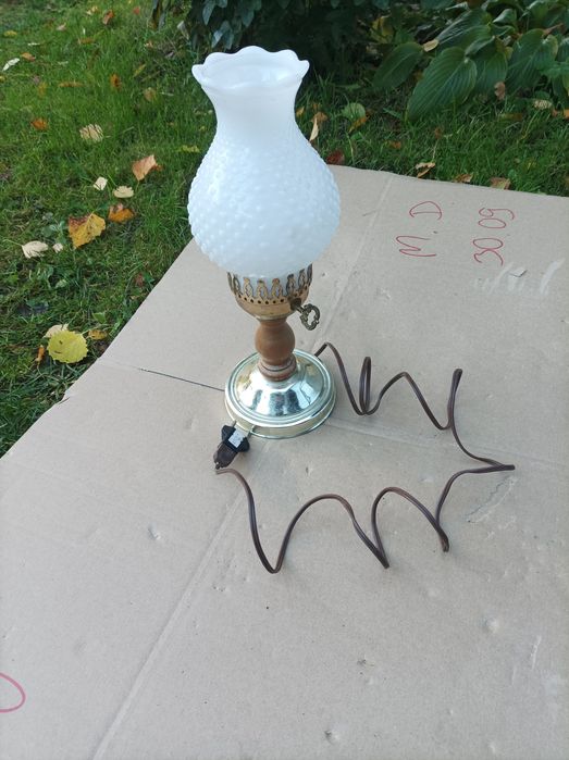 Lampka nocna sprawna.