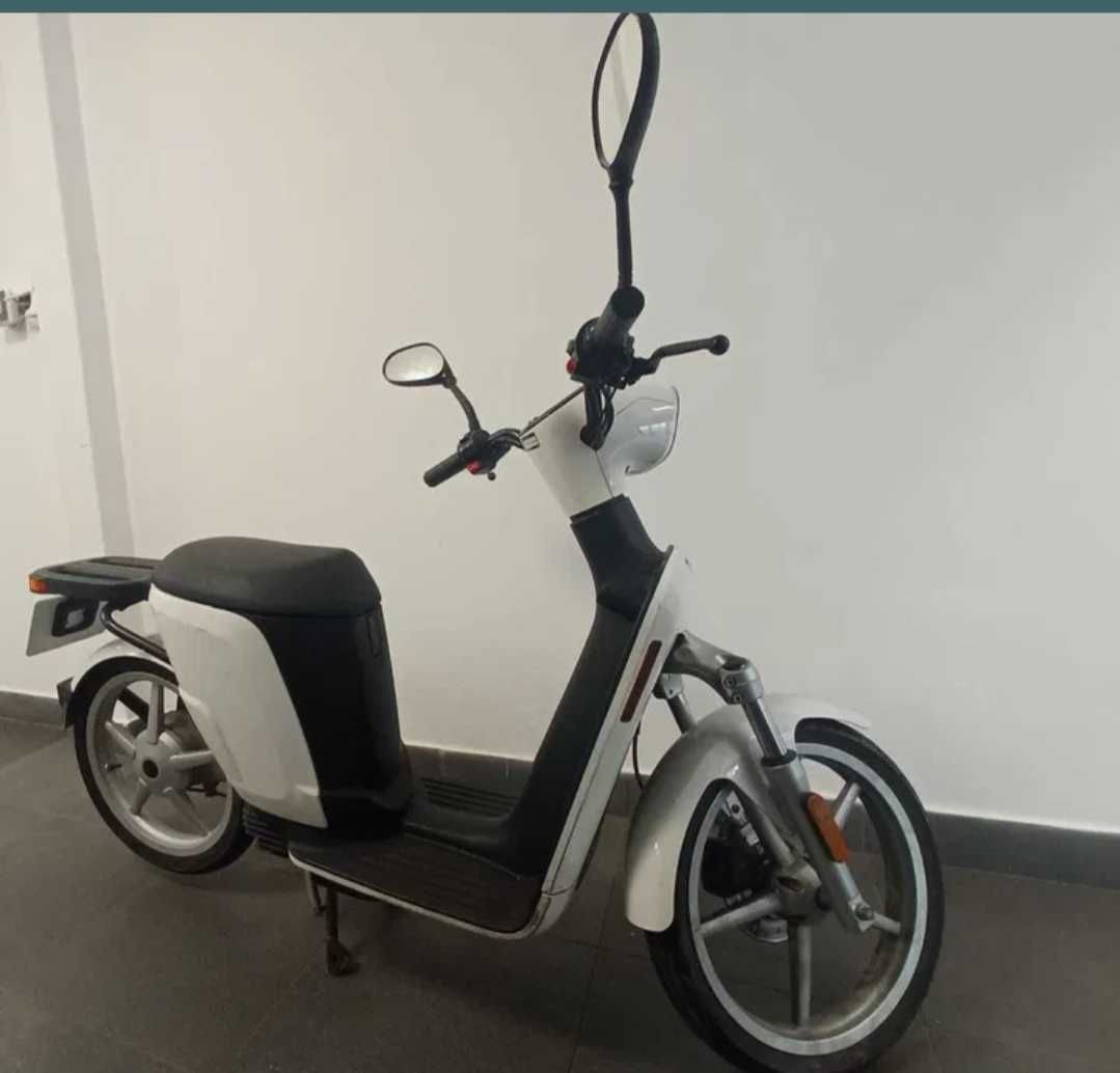 Moto eléctrica 50cc e 125cc