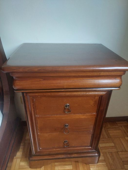 Mesas de cabeceira em Carvalho