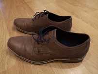 Sapatos clássicos