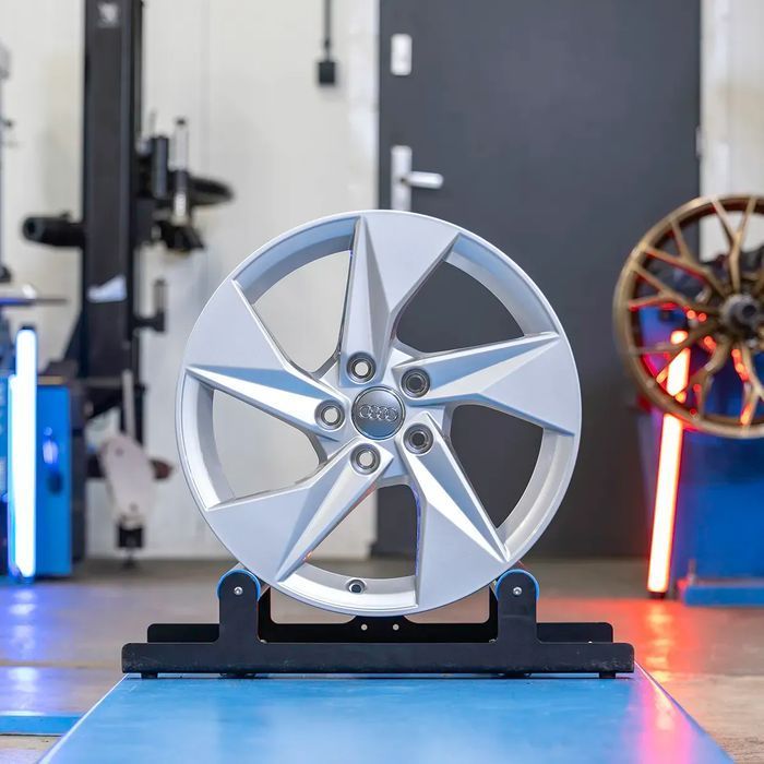 NOWE ORYGINALNE Felgi Audi 17" A3 A4 A6 Q2 Q3 TT