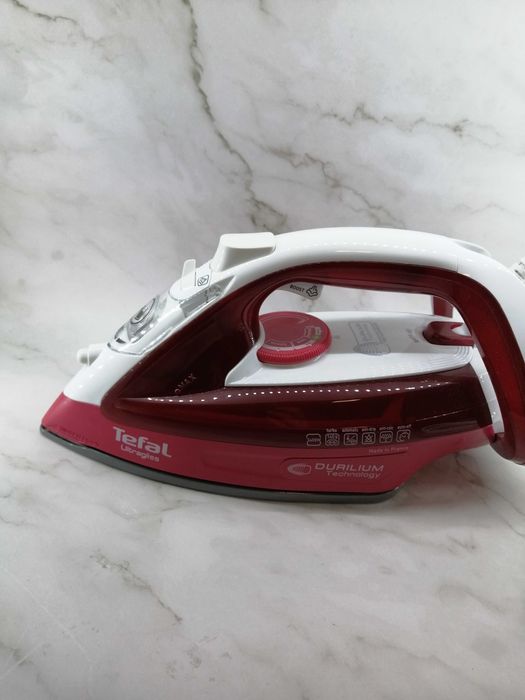 Żelazko Tefal Ultragliss Plus FV6810 Durilium AirGlide nowe