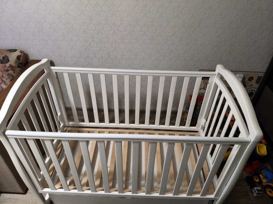 Продам дитяче ліжечко ВЕРЕС