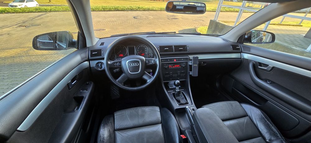 Audi A4b7 2.0 v8 2005 rok S line 6 biegow 170ps Xenon Zapraszam