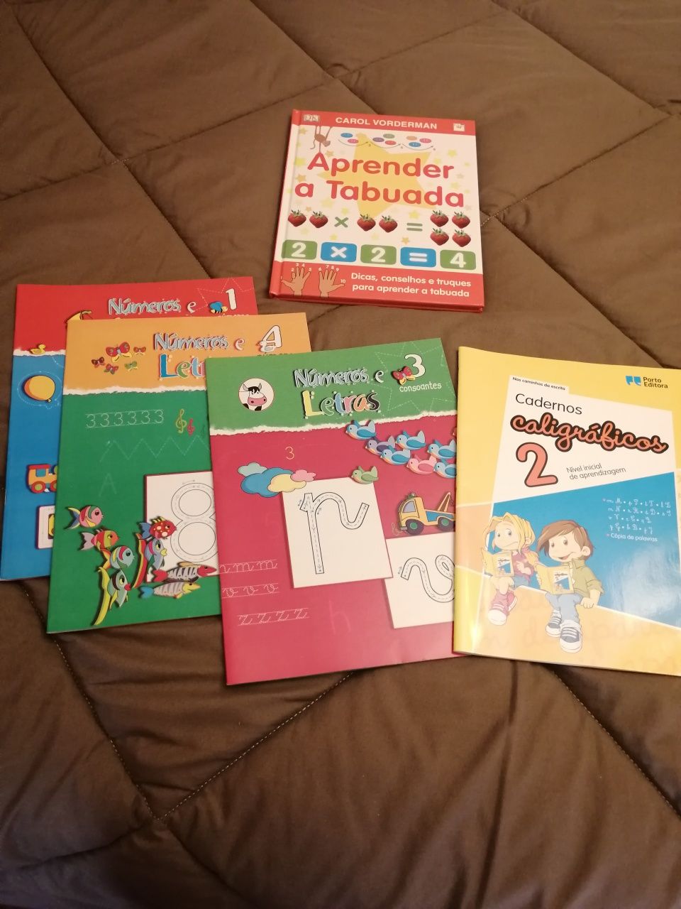 Livros novos Tabuadas letras e números