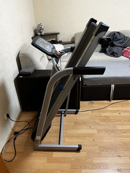 Бігова доріжка.