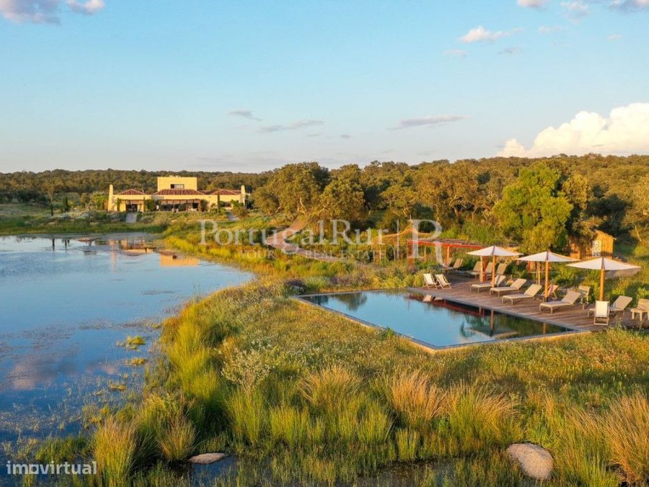 Herdade com 55 hectares, Boutique hotel e Lago privado