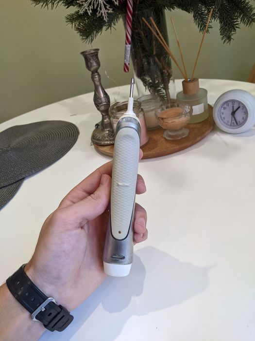 Електрична зубна щітка ORAL-B BRAUN Triumph Professional