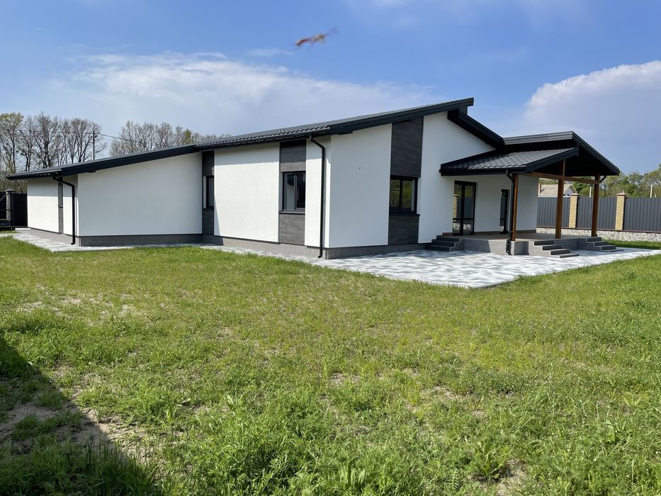 Продам будинок на Спартака біля Дендропарку.