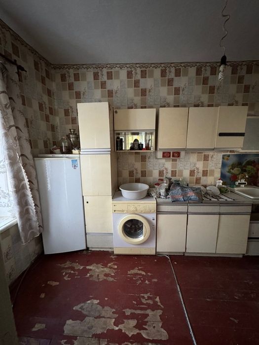 Продається будинок у зручному районі