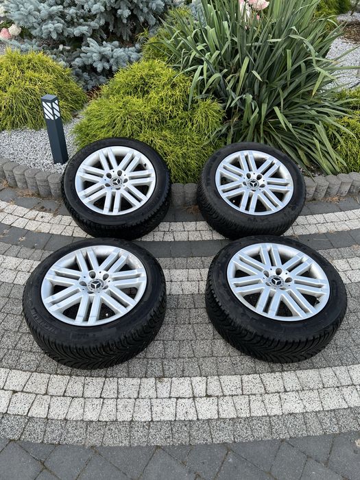 Komplet kół do mercedesa w204 w205 17 cali z oponami michelin na zime