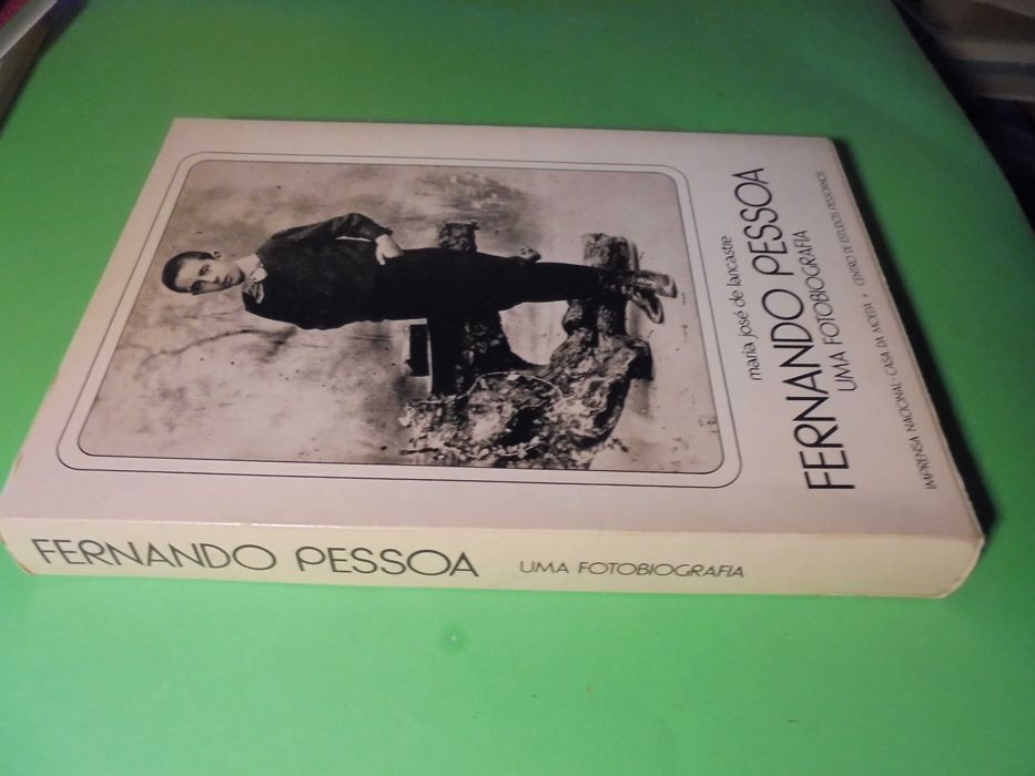 Lencastre (Maria José);Fernando Pessoa-Uma Fotobiografia