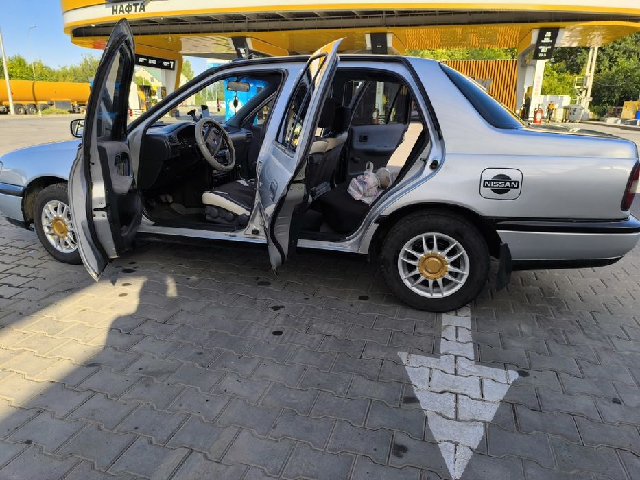Nissan Sunny N14 1994