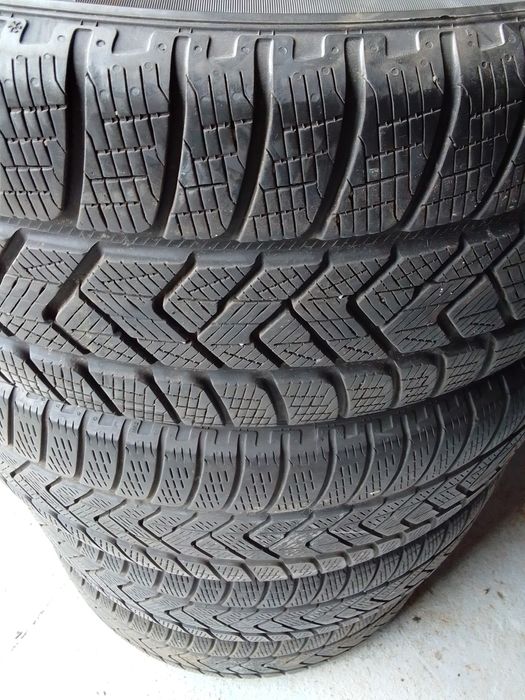 Cena za 4 Opony zimowe 255/40r21 PIRELLI