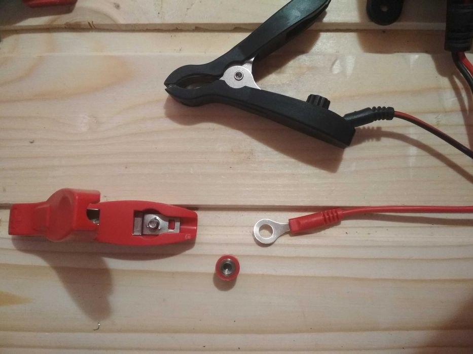 Німецький зарядний пристрій для акумуляторів 6 і 12 вольт