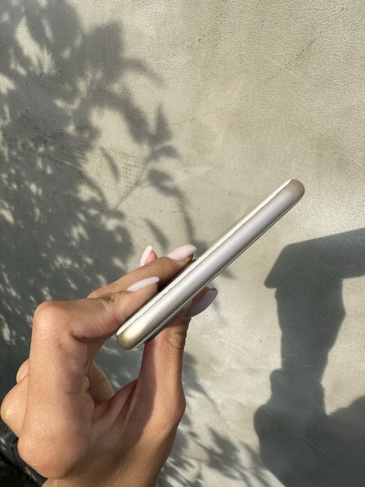 Iphone 7+ на 32г, в золотому кольорі