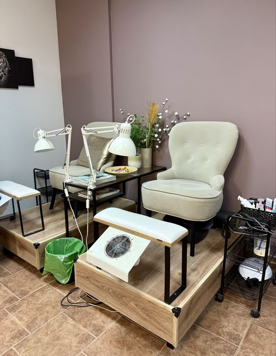 Odstapię salon kosmetyczny w pełnym wyposażeniem i bazą klientòw