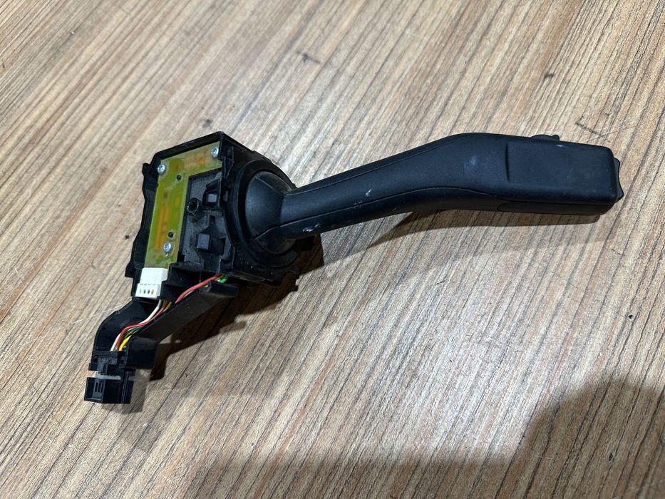 Переключатель подрулевой левый skoda octavia a5  1k0953513a