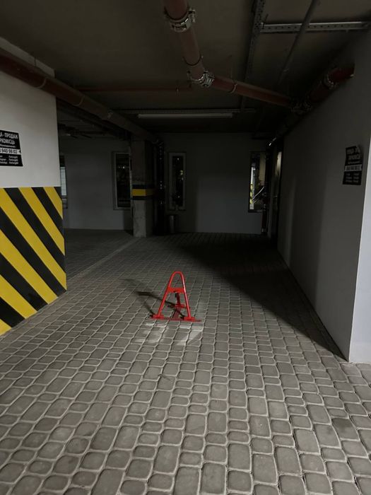 Продам паркомісця