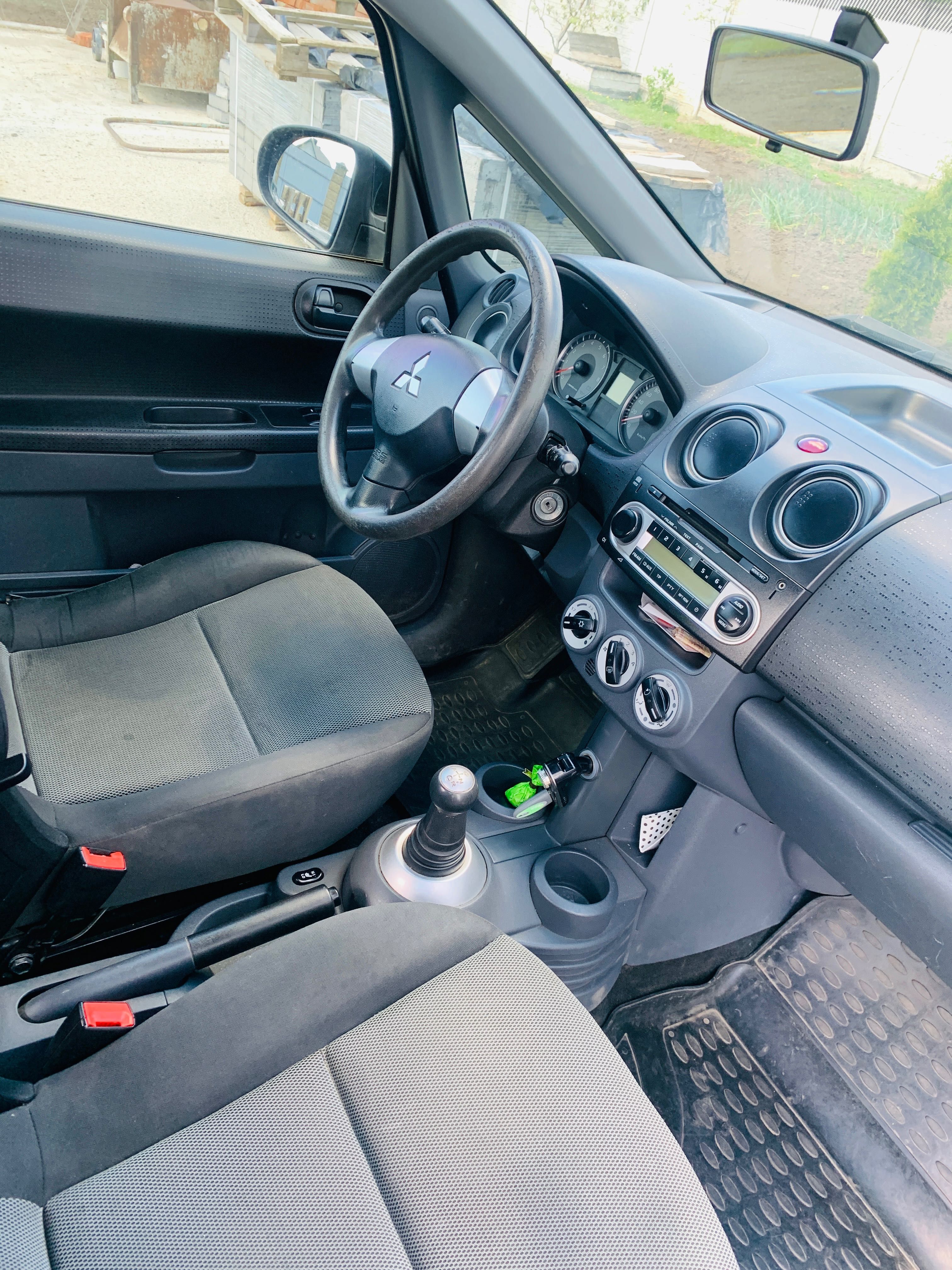 Mitsubishi Colt мітцубісі кольт