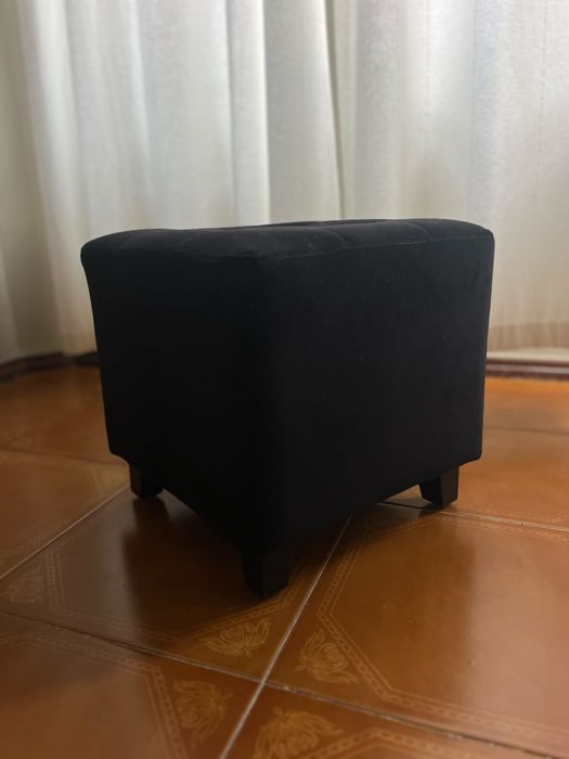 Puff pequeno preto Homa