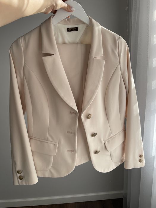 Костюм брючний молочний