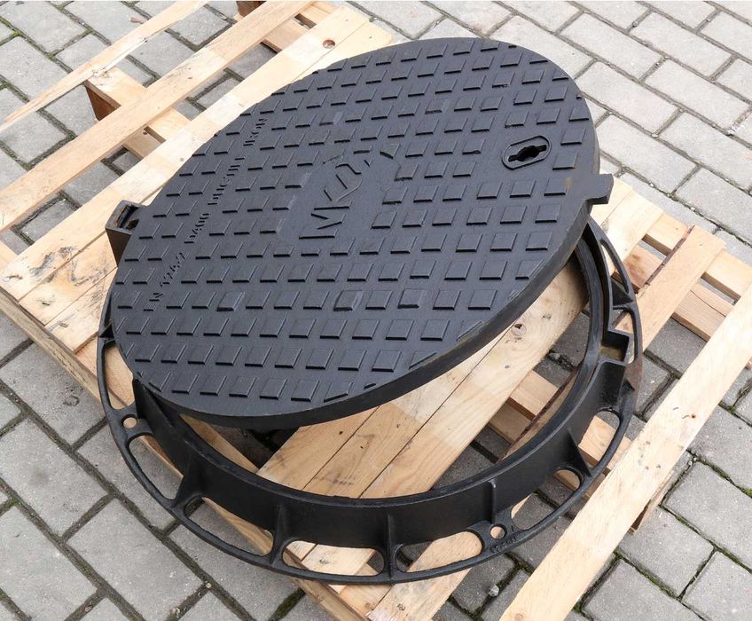 Właz Żeliwny Okrągły DN600 60cm D400 Pokrywa Studzienki Zawias Rygiel