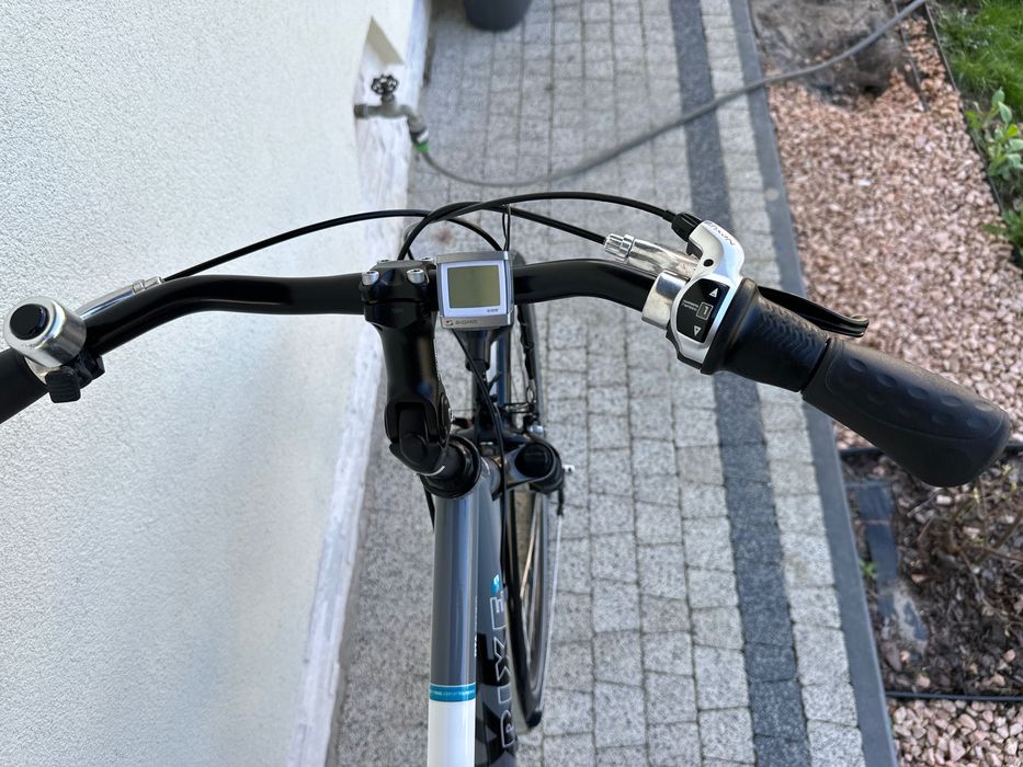 Rower RIXE - koła 28, aluminiowy, Nexus 7b, 2x amor, prądnica w kole