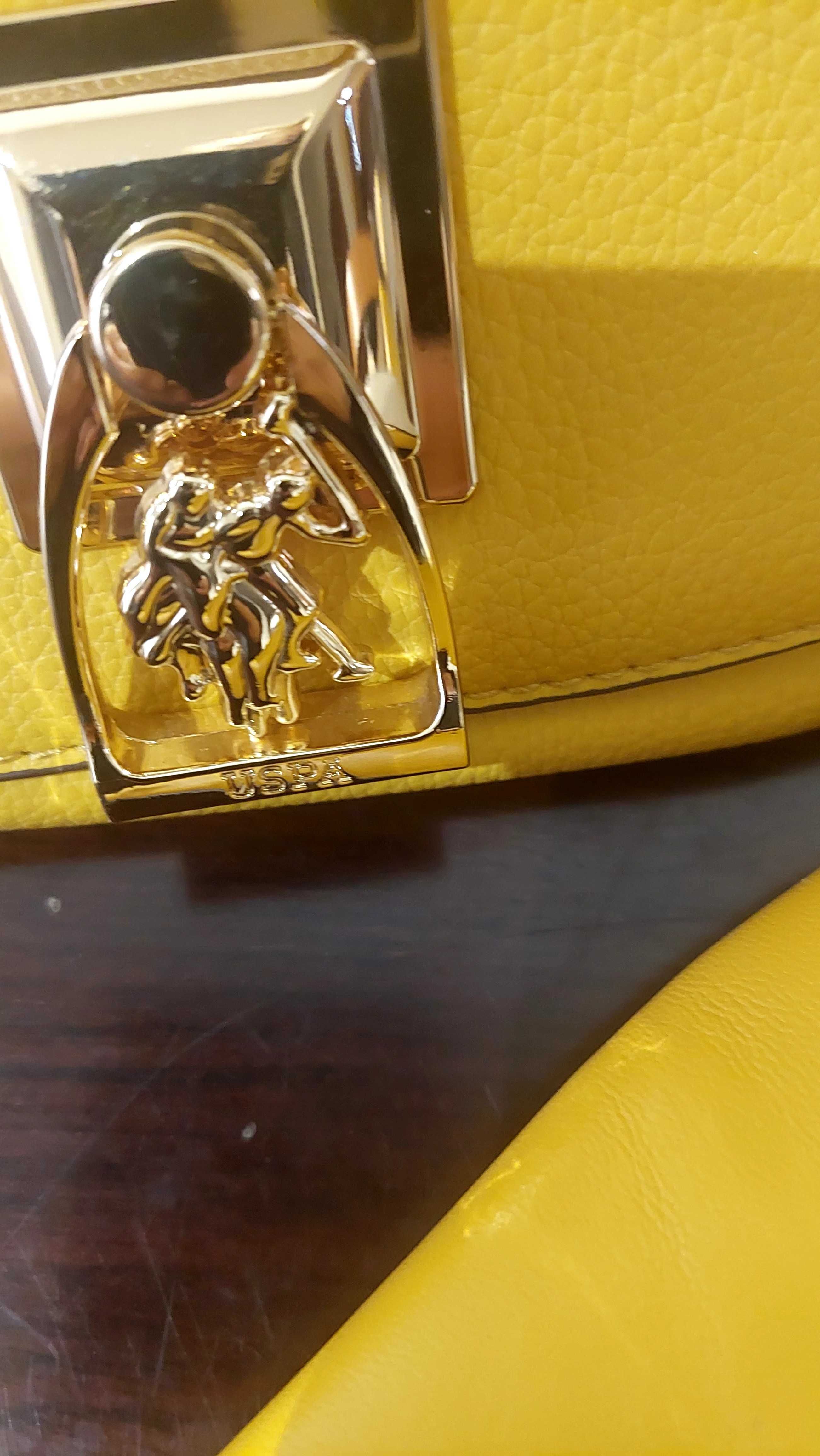 Conjunto de mala e sapatos