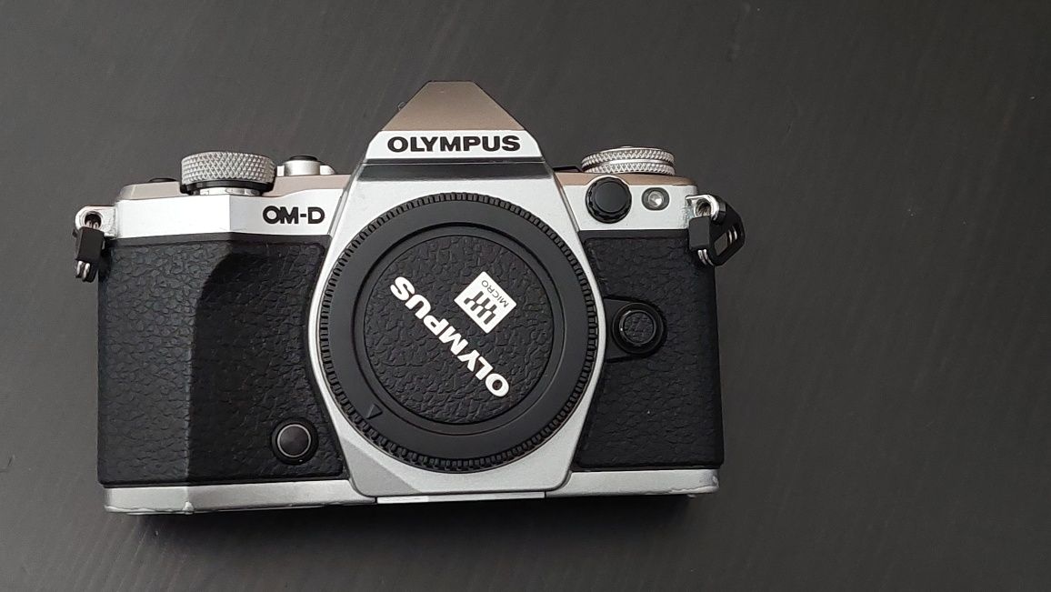 Olympus OM-D E-M5 Mark II