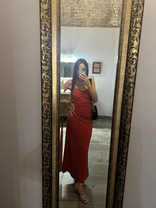 Drapowana sukienka maxi w stylu bieliźnianym
