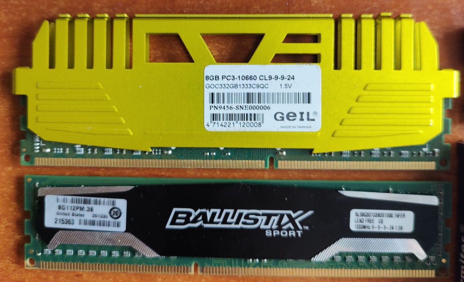 Ігрова оперативна пам'ять у радіаторах DDR3/4, 4/8/16Gb 1333-3200MHz