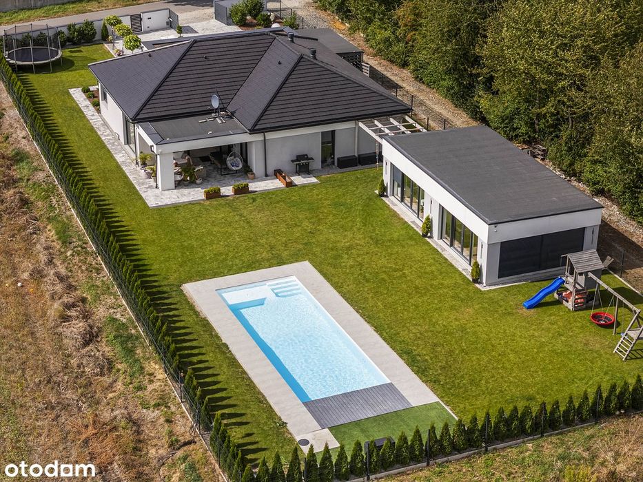 Nowoczesny dom parterowy z basenem | Duża działka | 5 min Wrocław