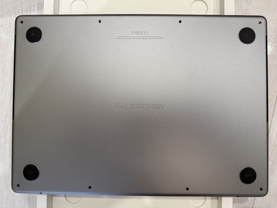 Apple MacBook Pro 14, 16/512GB, Space Gray with Apple M1 Pro 2021