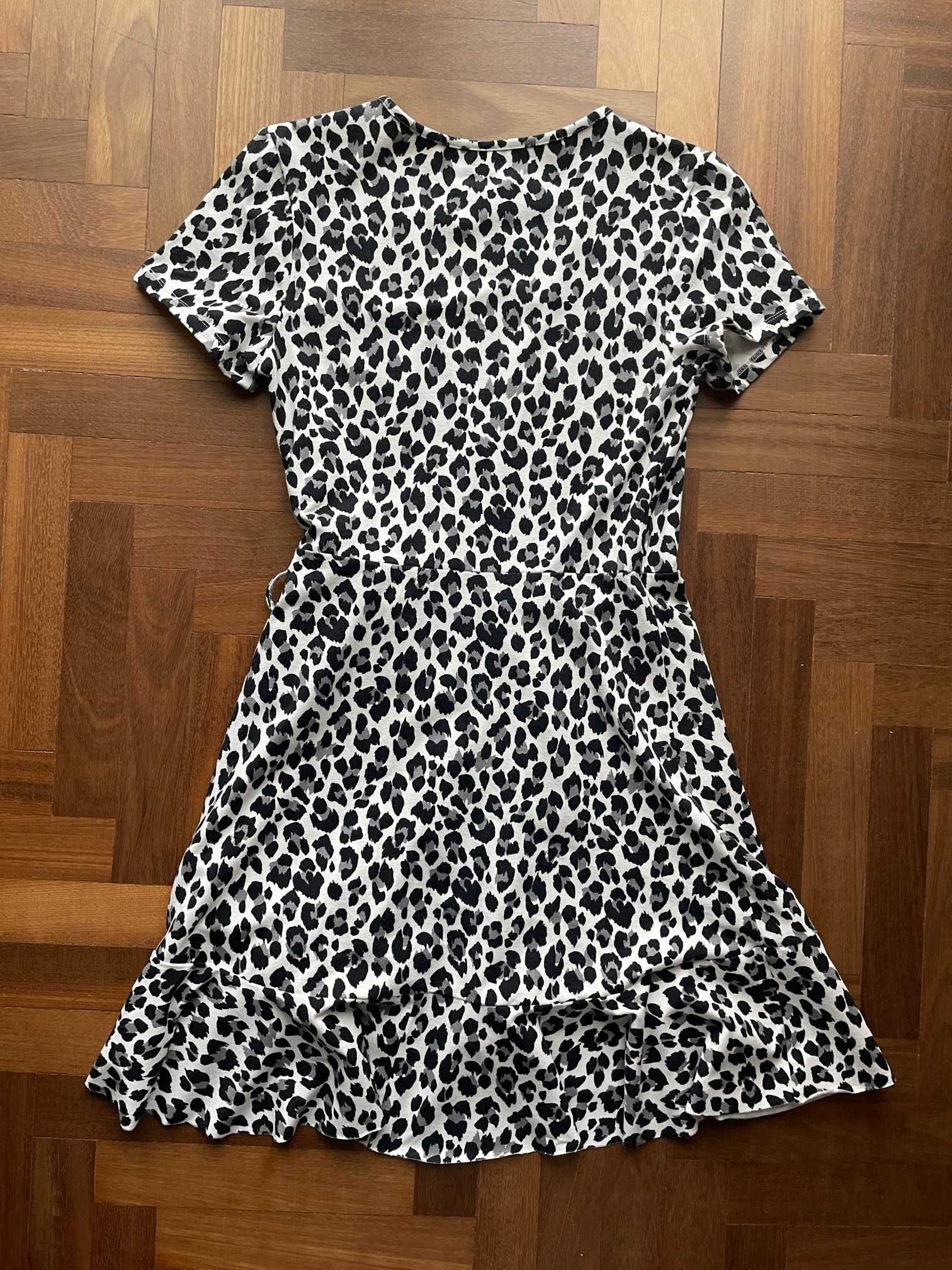 Vestido branco e preto H&M tam 36 (ctt grátis)