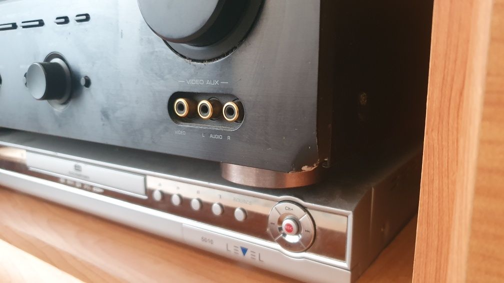 Amplituner kina domowego Yamaha RX-V550