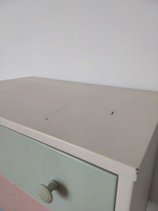 Mała komoda dziecięca