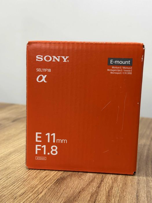 Об'єктив Sony SEL11F18 11mm f/1,8