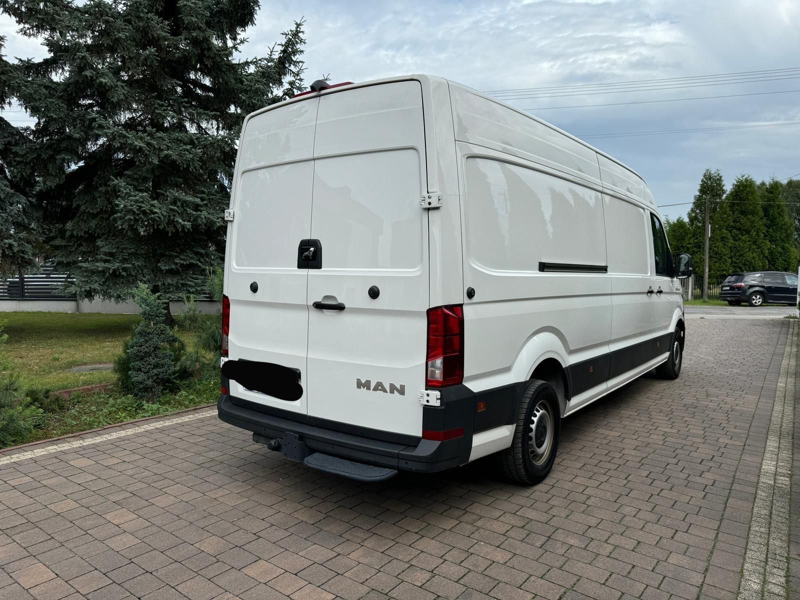 Wynajem busa dostawczy
