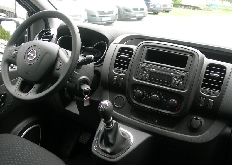 Wynajem - Wypożyczalnia busów 9-osobowych - automaty z 2025 roku