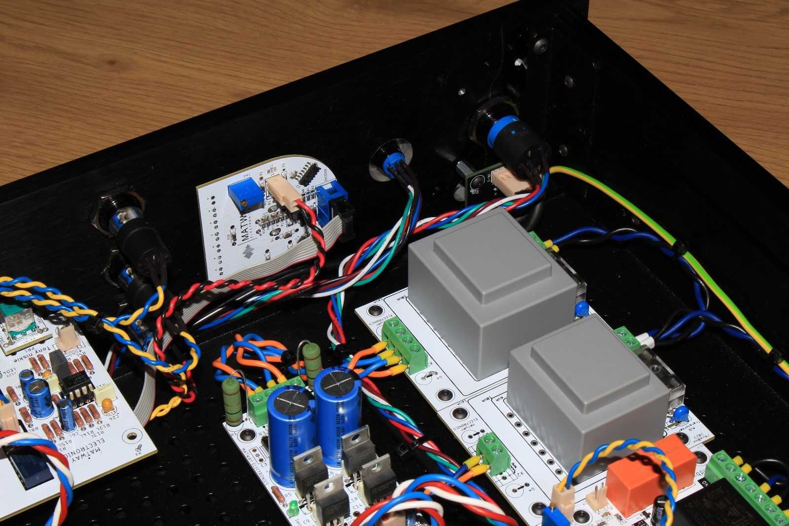 Przedwzmacniacz Matway Electronic z Pilotem