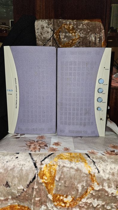 Колонки активные, в отличном состоянии.