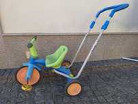 Triciclo com empurrador