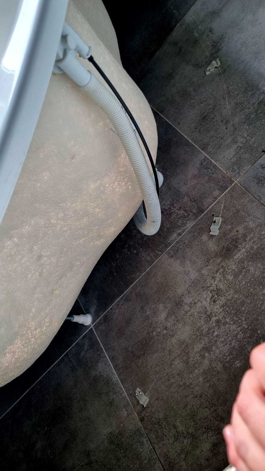 Sprzedam zadbaną wannę narożną