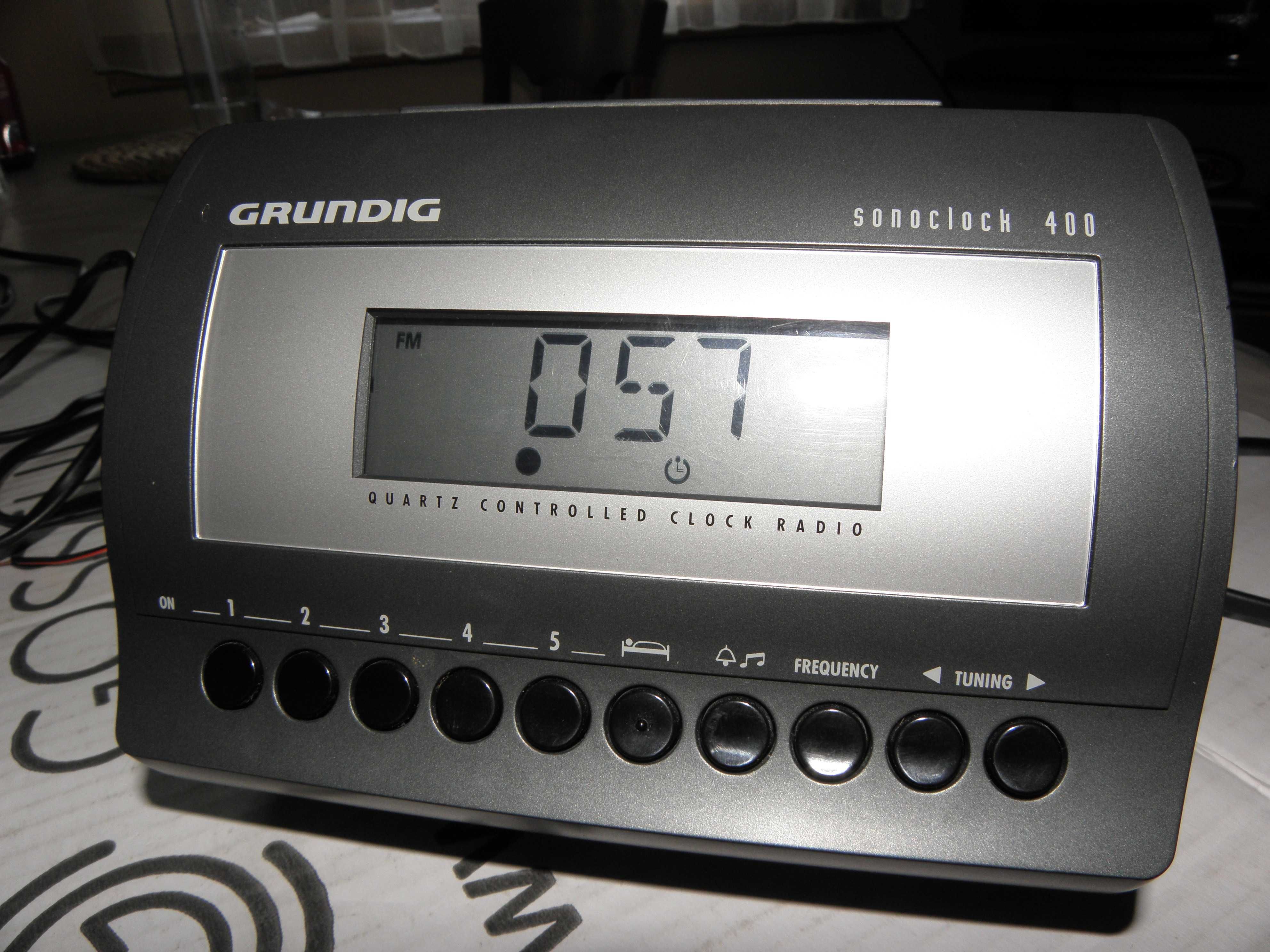 Radiobudzik Grundig Sonoclock 450 i 400