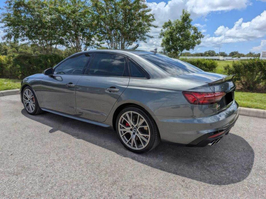Audi S4      2020